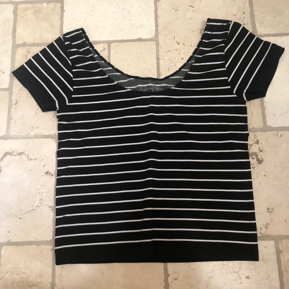 Black and white crop top off the shoulder